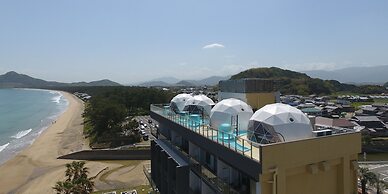 ALBAHOTELANDGLAMPING