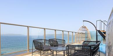 ALBAHOTELANDGLAMPING