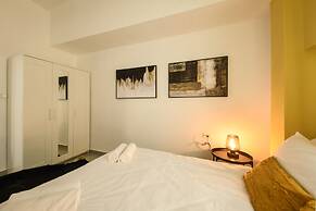 Prime location Sunny 3bedroom apartment