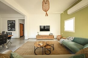 Prime location Sunny 3bedroom apartment