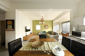 Prime location Sunny 3bedroom apartment