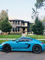 Relaxing in Paradise W Private Roof Top Deck!!