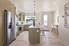 938 Jerome St Unit 2