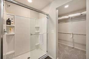 Modern Farmhouse Townhome – Great Central Location!