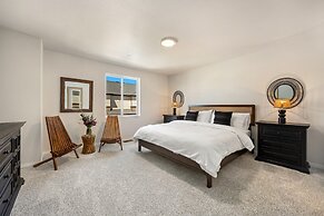 Modern Farmhouse Townhome – Great Central Location!