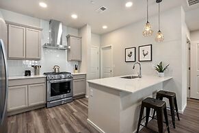 Modern Farmhouse Townhome – Great Central Location!