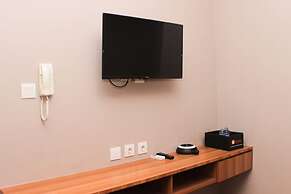 Fancy And Comfy 2Br Apartment At Springlake Summarecon