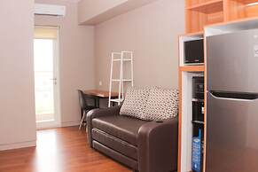 Fancy And Comfy 2Br Apartment At Springlake Summarecon
