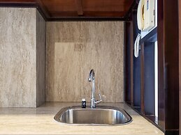 Fancy And Nice Studio At Tamansari The Hive Apartment