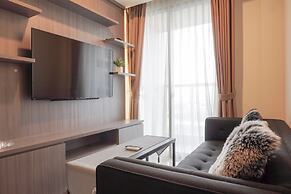 Comfort 2Br At Gold Coast Apartment