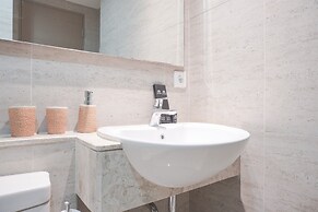 Comfort 2Br At Gold Coast Apartment