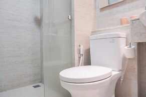 Comfort 2Br At Gold Coast Apartment