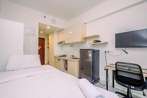 Modern Look And Comfy Studio At Sky House Bsd Apartment