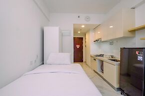 Modern Look And Comfy Studio At Sky House Bsd Apartment