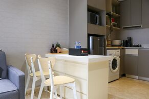 Modern Look And Comfortable 1Br Gold Coast Apartment Pik