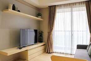 Modern Look And Comfortable 1Br Gold Coast Apartment Pik