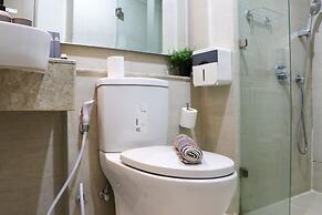 Modern Look And Comfortable 1Br Gold Coast Apartment Pik