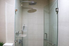 Modern Look And Comfortable 1Br Gold Coast Apartment Pik