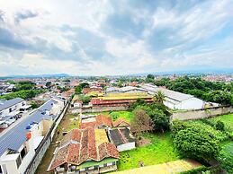 Comfort Designed 1BR Apartment at Gateway Pasteur