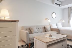 New And Homey Studio At West Vista Apartment