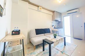 Beautiful And Cozy 2Br Bassura City Apartment