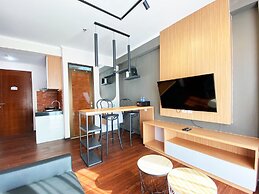 Nice 2Br At Gateway Pasteur Apartment