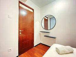 Nice 2Br At Gateway Pasteur Apartment
