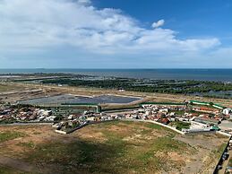 Stylisth 1Br At Tokyo Riverside Pik 2 Apartment