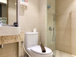 Warm And Modern Look Studio Room At Gold Coast Apartment