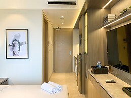 Warm And Modern Look Studio Room At Gold Coast Apartment