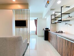 Minimalist And Strategic Studio Apartment At Grand Kamala Lagoon