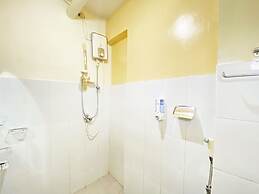 Graceful 2Br Apartment At Gateway Ahmad Yani Cicadas