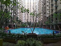 Graceful 2Br Apartment At Gateway Ahmad Yani Cicadas