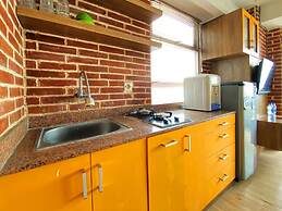 Spacious And Unique 1Br At Jarrdin Cihampelas Apartment