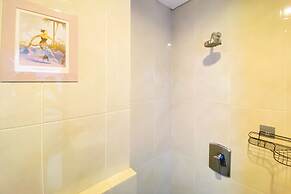 Nice And Strategic Studio Apartment At Capitol Park Residence