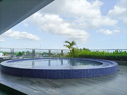 Elegant And Minimalist Studio At Mataram City Apartment