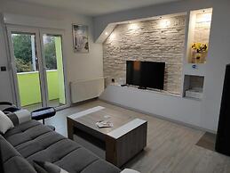 Family Nest Lika Relax