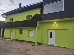 Family Nest Lika Relax