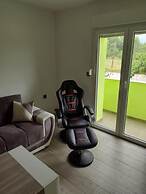 Family Nest Lika Relax