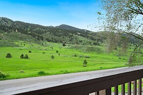 Amazing Sunsets, Biking, Boating and More at the Horsetooth Stoop!