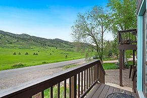 Amazing Sunsets, Biking, Boating and More at the Horsetooth Stoop!