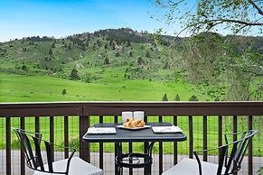 Amazing Sunsets, Biking, Boating and More at the Horsetooth Stoop!