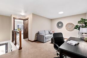 Spectacular Townhome Near Breweries and River District!