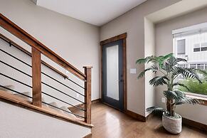 Spectacular Townhome Near Breweries and River District!