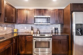 Spectacular Townhome Near Breweries and River District!