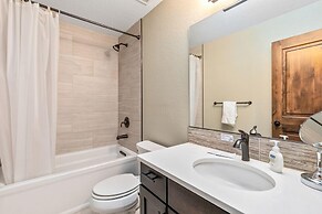 Spectacular Townhome Near Breweries and River District!