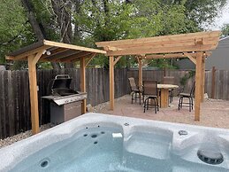 Charming Bungalow With Hot Tub, Fire Pit & Bikes