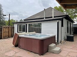 Charming Bungalow With Hot Tub, Fire Pit & Bikes