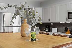 Charming Bungalow With Hot Tub, Fire Pit & Bikes