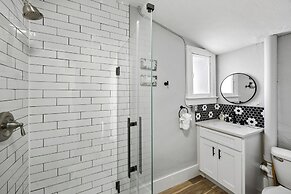 Charming Bungalow With Hot Tub, Fire Pit & Bikes